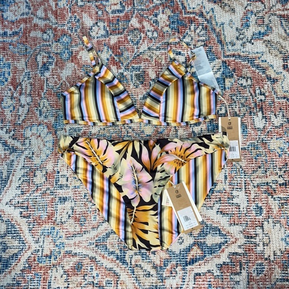 Billabong Postcards From Paradise Charlie Top Lowrider Reversible Bottoms L NWT - Picture 4 of 7